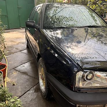 голф 2салон: Volkswagen Golf: 1993 г., 2 л, Механика, Бензин, Хэтчбэк — 2