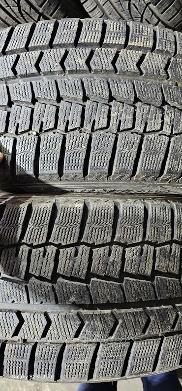 Шины: Шины 235 / 50 / R 18, Зима, Б/у, Пара, Легковые, Япония, Dunlop