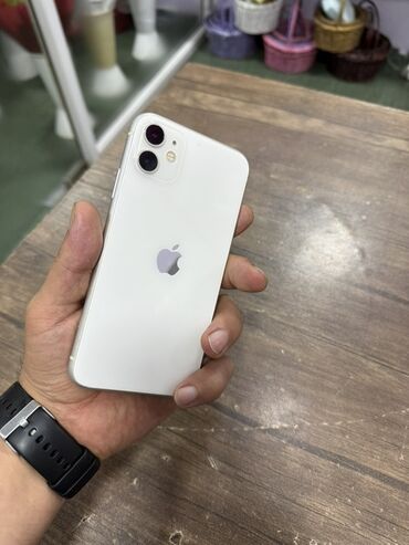 iphone 11 qiyməti: IPhone 11, Ağ, Face ID