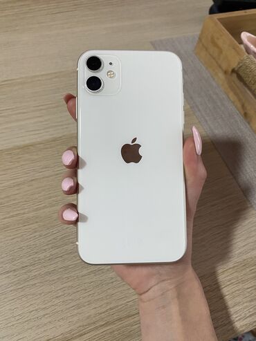 outfit c: IPhone 11, 64 GB, Bela