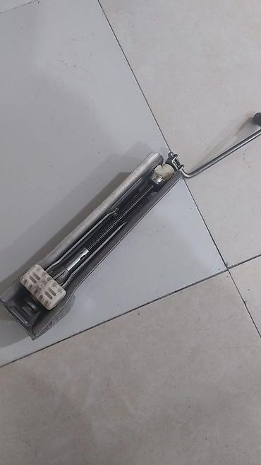 turbo az atego: İşlənmiş Mexanik Domkrat, Maksimum yükqaldırma: 5 t — 3