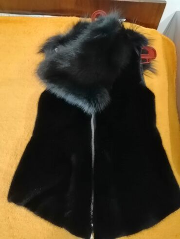 Jiletlər: Qara rəngli xəz jilet - Model: qolsuz, ön hissədə tam uzunluqda metal — 5