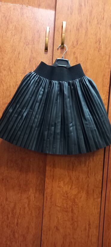 Другие товары для детей: Вещи на девочку 10-11 лет. Кофточки, джинсики и юбочки все по 100 сом — 6