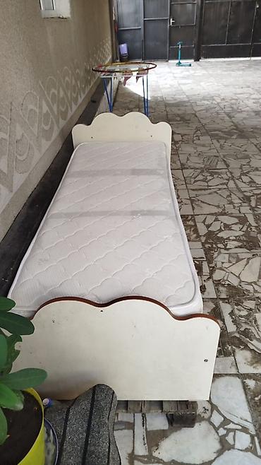 bunk bed: Детская односпальная кровать, Б/у, Для девочки, Для мальчика, С матрасом, ДСП, Самовывоз — 1