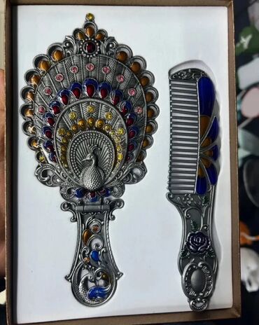 Digər aksesuarlar: Üzərində qırmızı,qara və ağ rənglərin qarışığı ilə simmetrik butalı — 10