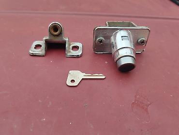 Auto delovi: Brava gepek vrata Lada 2121 Niva 1.6, Lada 2104 Karavan br.2. Polovno — 1