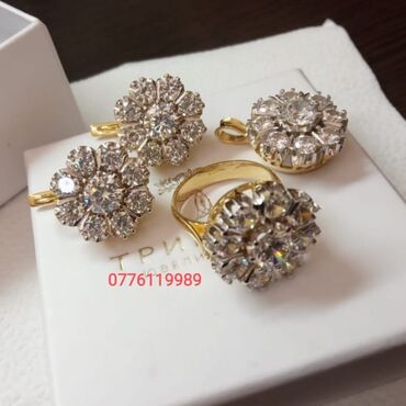 Zərgərlik dəstləri: Dəstə daxildir: Üzük, Sırğa, Gümüş — 6