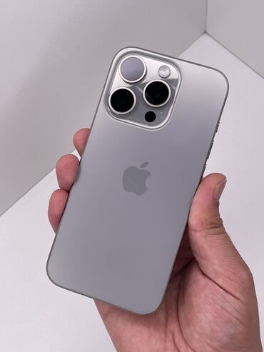 Apple iPhone: IPhone 15 Pro, Б/у, 256 ГБ, Natural Titanium, Защитное стекло, Чехол, В рассрочку, 88 %