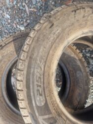 шына р14: Продаю шины зимние липучки 215 75 р16с год 2022 один сезон ездили