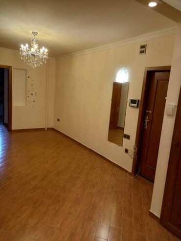 Ofislər: Gənclik metrosunun yaxınlığında yerləşən 125 kv sahəsi olan təmirli — 5