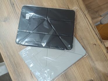 компьютерные корпусы: Продаю чехлы для планшета Mi pad 7 и 7pro в двух расцветках серый и