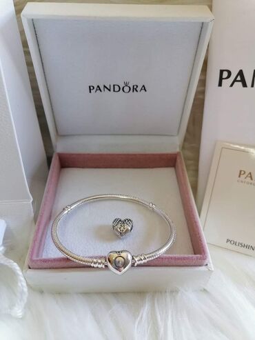 Narukvice: Pandora narukvica u originalnom pakovanju + gratis 1 privezak — 29