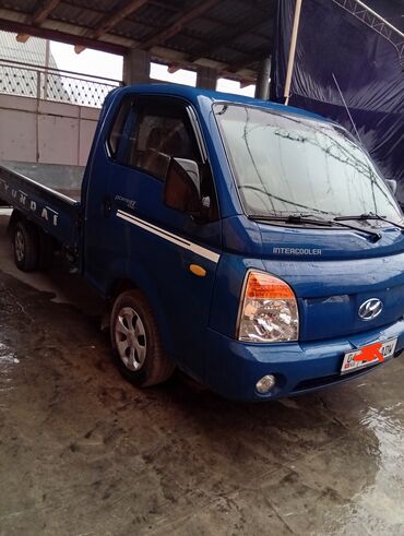 Hyundai: Hyundai Porter: 2004 г., 2.6 л, Механика, Дизель, Пикап