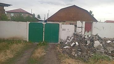 Продажа коттеджей и домов: Продаю дом в новопокровке ройон пост гай участок по документам 6 соток — 15