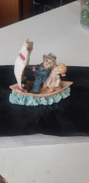 Heykəlciklər: Statuetkalar satilir,ayri-ayri.qiymeti raziliq yolu ile — 9