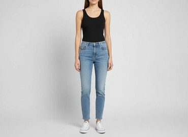 body c a: F&F, Топ жіночий, розмір M на lalafo.pl body c a: F&F, Топ жіночий, розмір M