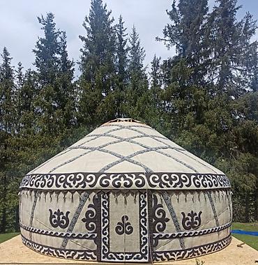 Аренда юрт: Аренда юрты, Каркас Деревянный, 85 баш, Стол — 13