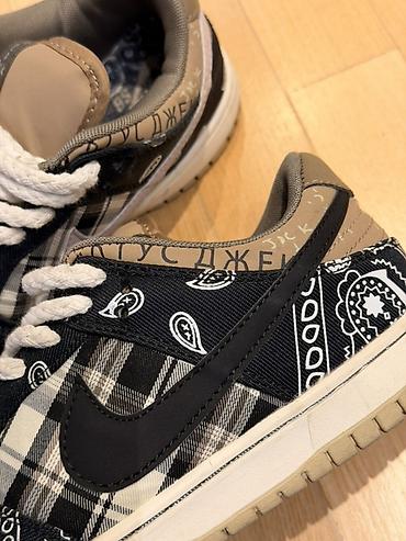 Patike: Nike SB Dunk Low “Travis Scott” – patike sa karakterističnim bandana i — 2