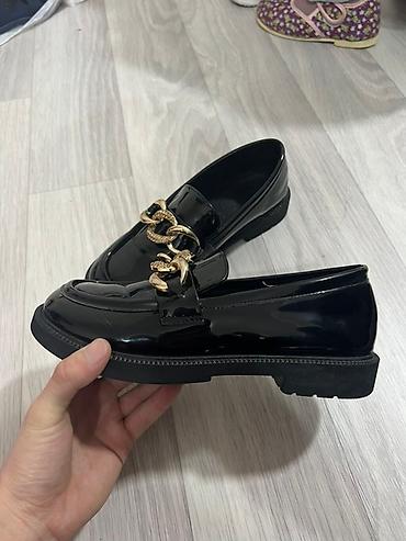 Детская обувь: Лаковые туфли для девочки - Цвет: черный, глянцевый (лаковая — 14