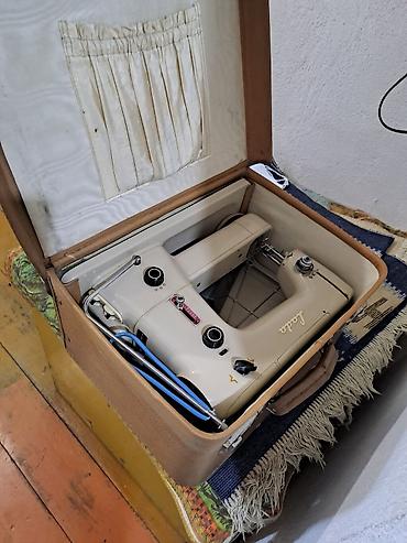 Чайники: Фарфоровые чайные сервизы и заварочные чайники с ручной росписью — 56