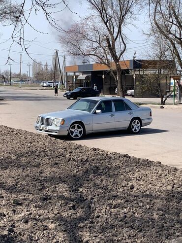 мерседес е 320: Mercedes-Benz W124: 1994 г., 3.2 л, Автомат, Бензин, Седан