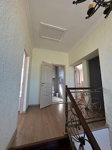 Долгосрочная аренда домов: 200 м², 6 комнат — 10