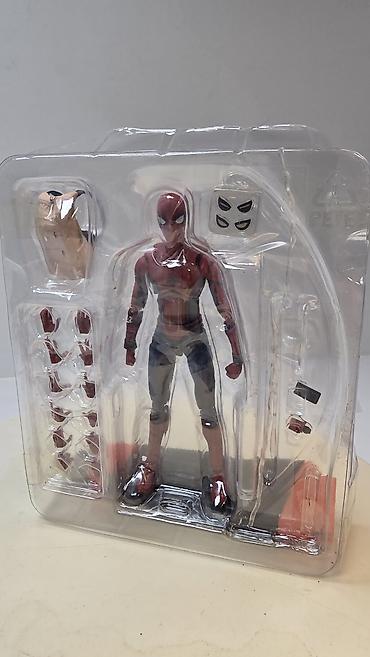 kids box: Фигурка Человека-паука (Spider-Man) в блистере с аксессуарами. Там — 3