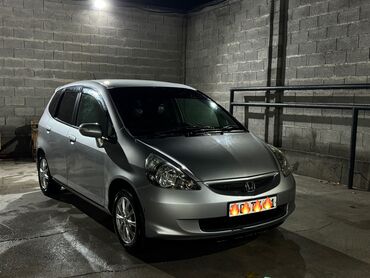 Honda: Honda Fit: 2005 г., 1.5 л, Вариатор, Бензин, Хэтчбэк