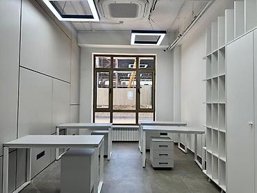Коммерческая недвижимость: Сдаю Офис целиком: 280 м², В жилом комплексе, С ремонтом, С отдельным входом, С юридическим адресом, Первая линия — 7