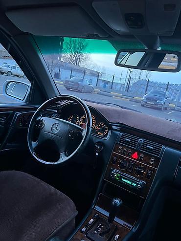 Mercedes-Benz: Mercedes-Benz E-Class: 2001 г., 3.2 л, Автомат, Бензин, Седан — 9