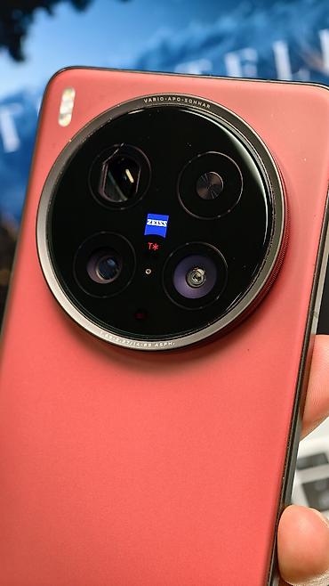 iqoo 11: Vivo X200 Ultra, Б/у, 512 ГБ, цвет - Красный, 2 SIM — 3