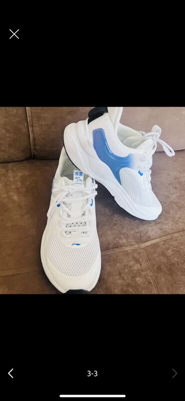 li ning кроссовки женские: Продаю кроссовки 👟 39 размер оригинал lining