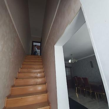 Uzunmüddətli kirayə evlər: 2 mərtəbəli həyət ev kirayə ev 3otaq - Plan: geniş zal, ayrıca — 7