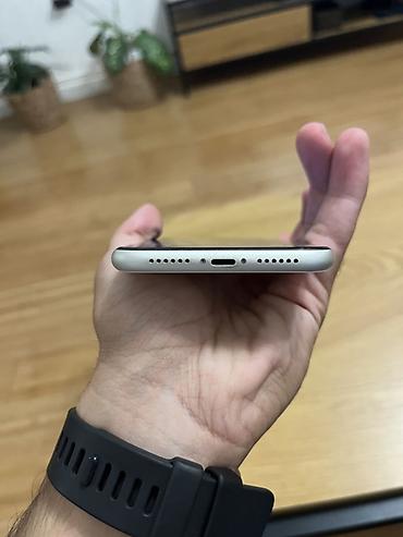 Мобильные телефоны и аксессуары: IPhone 11, Белый, Face ID — 5