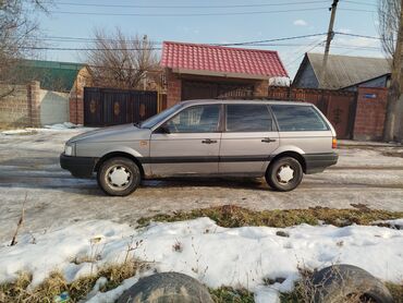 Volkswagen: Volkswagen Passat: 1991 г., 1.8 л, Механика, Бензин, Универсал