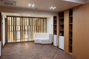 Kommersiya daşınmaz əmlakının satışı: 2 556 000 AZN 213 m² Sahə Çıxarış Təmir Satılır obyekt 213 m², Ağ — 17