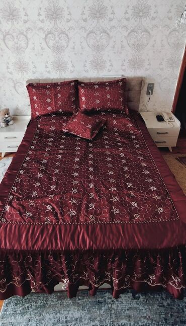 yataklar: Örtük Yataq üçün, rəng - Qırmızı