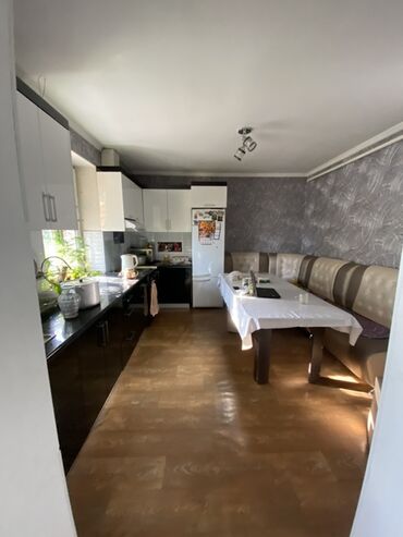 дом в селе александровке: Дом, 85 м², 3 комнаты, Собственник, Старый ремонт