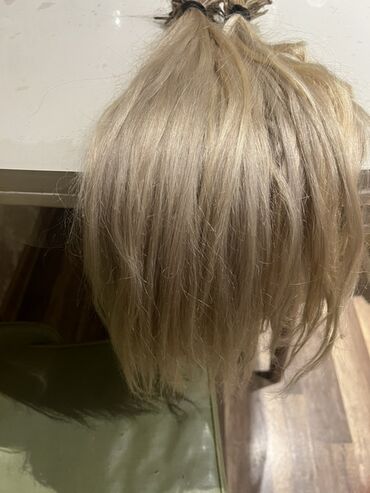 Təbii saçlar, pariklər: Qaynaq saçlar, Təbii — 3