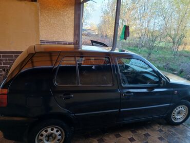 авто рынык: Volkswagen Golf: 1993 г., 1.6 л, Механика, Бензин, Седан