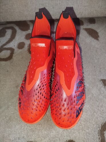 очки для плавания бишкек цена: Сороконожки Adidas Predator красные Новые,размер 37-38 Made in