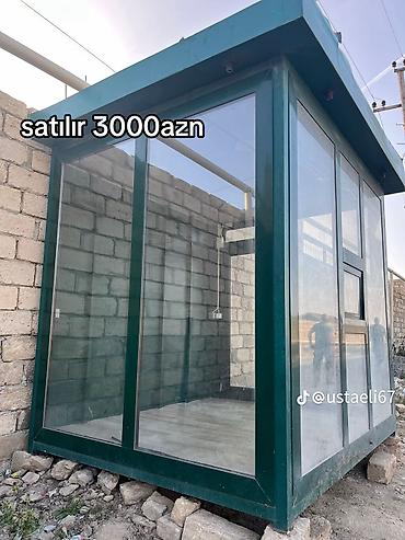 Şüşəli kiçik pavilon/kiosk - Ölçü: təxmini 2,5 x 2 m (fotolara — 3