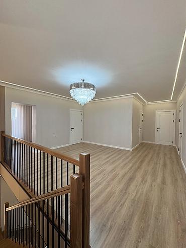 Продажа коттеджей и домов: 6 комнат и более, 250 м², 4 соток, Бишкек, Оскон-ордо ж/м Агентство недвижимости — 11