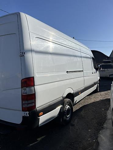 Легкий грузовой транспорт: Легкий грузовик, Mercedes-Benz — 4