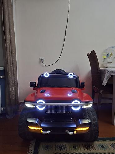 şaxta baba oyuncagi: Uşaq üçün elektrikli off-road tipli maşın - Korpus: parlaq qırmızı — 1