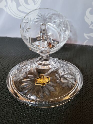 Kuhinjski setovi: Kristalna nova bombonijera Zajecar 70te. Bombonijera,kristal sa 3 — 9