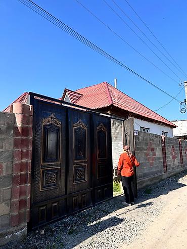 токмок кун чыгыш: Продаётся жилой дом с участком. - Дом одноэтажный, с красной — 2