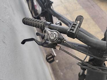 трек марлин 6: Northrock XC6 dağ velosipedi. Velosiped qara rəngdədir və şəhərdaxili — 3