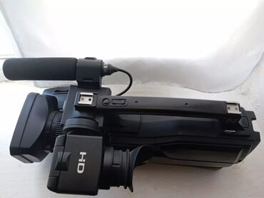 Videokameralar: Peşəkar video kamera - HD çəkiliş imkanı olan çiyinüstü tip video — 8