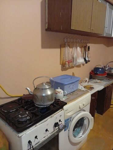 Otaqların günlük kirayəsi: 3 otaqlı həyət evi - Kiçik, qapalı həyətyanı sahəsi və dəmir hasar - — 12